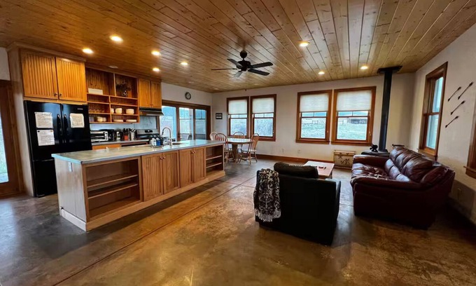 Red Wing House | Star Bungalow: Riverfront 2-bedroom bungalow in Gardner
