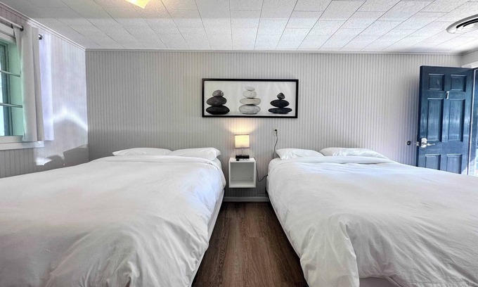 Indian River Apartment | Star Gate Room 7 Indian River, MI