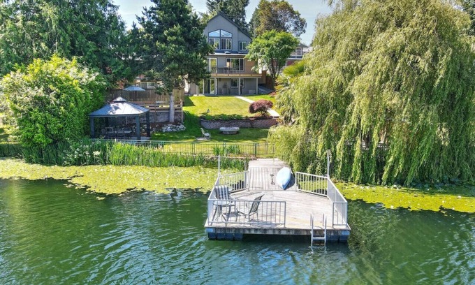 Lakeland North House | Star Lake Waterfront Estate