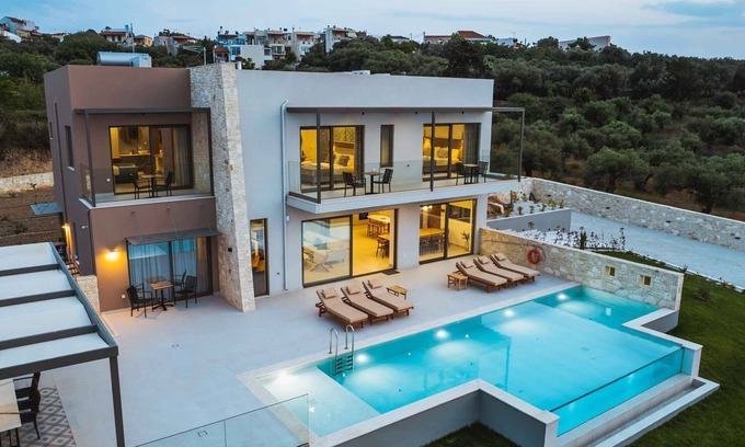 Galatas Villa | Star Luxury Villa Heated* pool, gym & playground