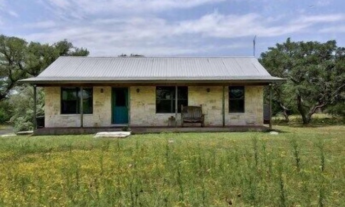 Wimberley Cottage | Star Ranch Cottage- Starry Nights & Cozy Comfort
