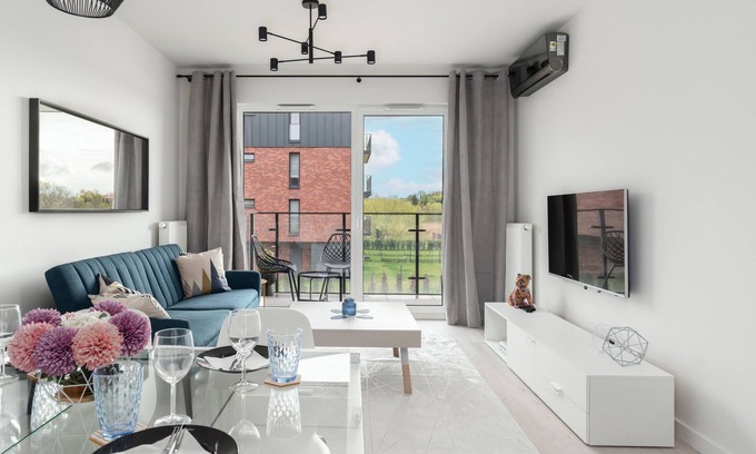Grunwald Apartment | Stara Cegielnia by Renters Prestige