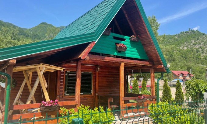 Rogatica House | STARA PRUGA JAZ