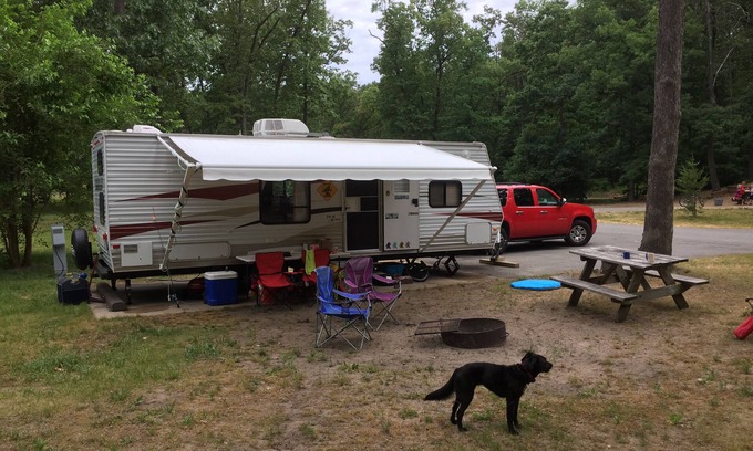 Oshkosh RV Rental | Starcraft AutumnRidge Camper