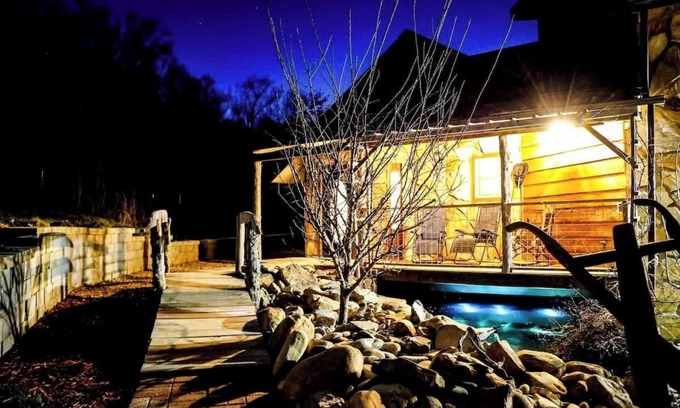 Sweetwater Cabin | Starfire Cabin Home (Historic Sweetwater Retreat)