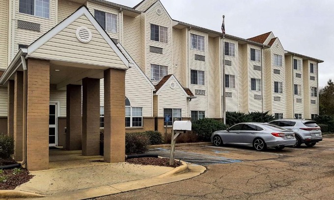 Starkville Hotel | Starkville Inn & Suites