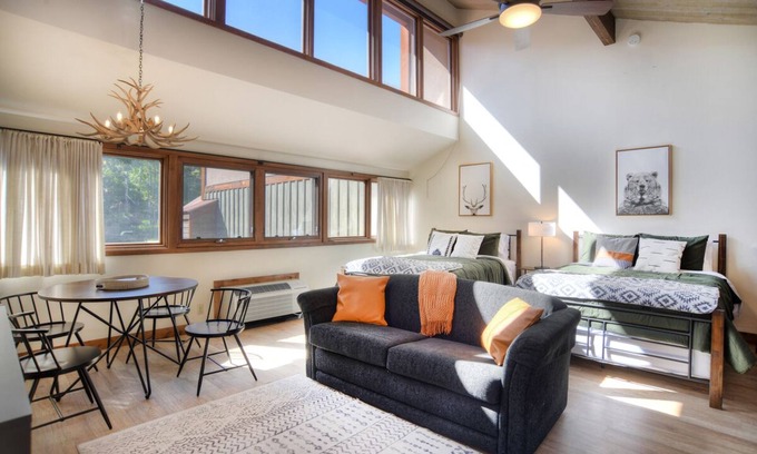 Purgatory Condo | Starlight Suite (#747) | 10 min to Ski - Golf Course - AC/Pool/Hot Tub
