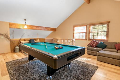Evergreen Estates House | Starlight Summit - Walk to Slopes - Luxury cabin with game room, hot tub, and pool table