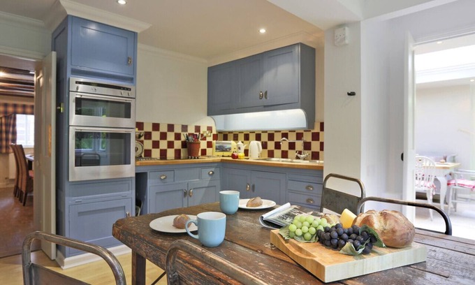 Yoxford House | Starlings - Four Bedroom House, Sleeps 7