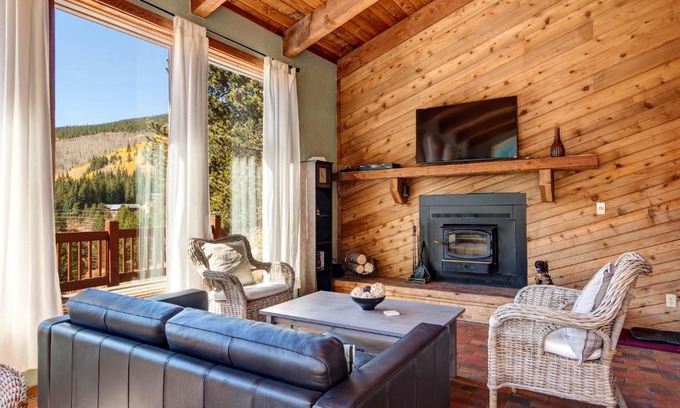 Sherwood Forest House | Starlit House