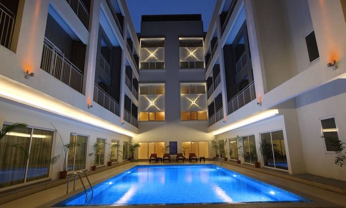 Maradu Hotel | Starlit Suites