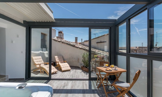 L'Isle-sur-la-Sorgue Apartment | Starry night, exceptional apartment