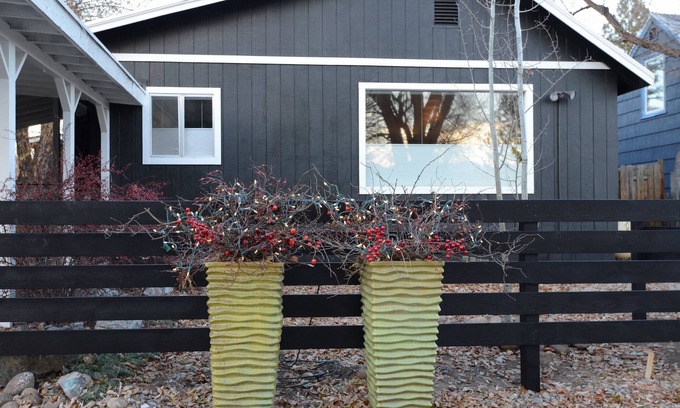 Winthrop House | Starry Night Retreat! Dog Friendly and One Block Above Downtown Winthrop!