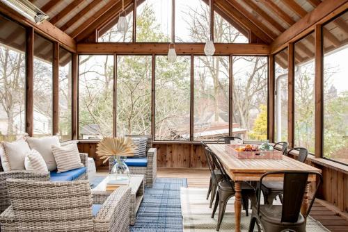 Cabbagetown House | Starry Night