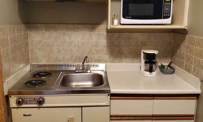 Fort Saskatchewan Hotel | Stars Inn - Motel