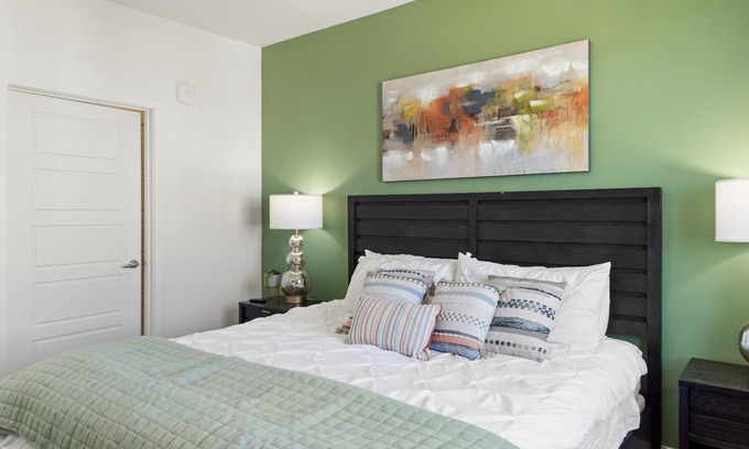 Desert View Village Condo | State Fair⟫Hot Tub⟫Coffee Bar ⟫Games ⟫Dining⟫Golf!