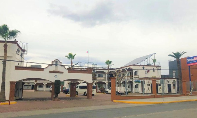 Chihuahua Hotel | State Inn