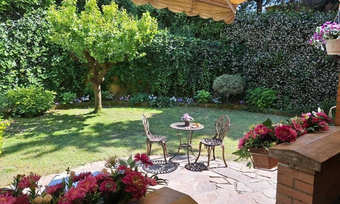 Mercatale Apartment | STATELY APARTMENT, VACATION HOME TRAVEL PAINTINGS, BOLOGNA,