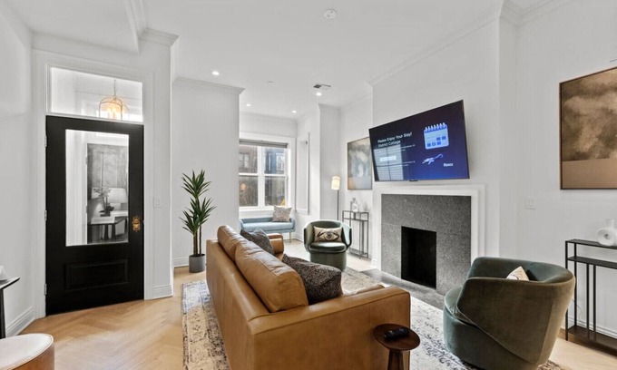 Bloomingdale House | Stately DC Rowhome | Spacious 7BR/4.5BA US Capitol
