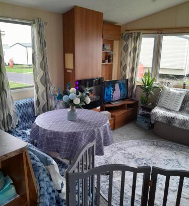 Mappleton Resort | Static caravan - sleeps 8