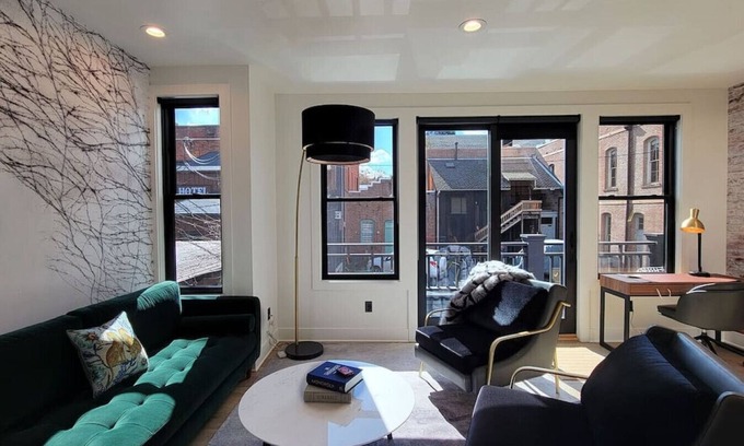 Jacksonville House | Station House Suite B~Downtown Jacksonville~Rooftop Patio~Walking Distance to Britt!