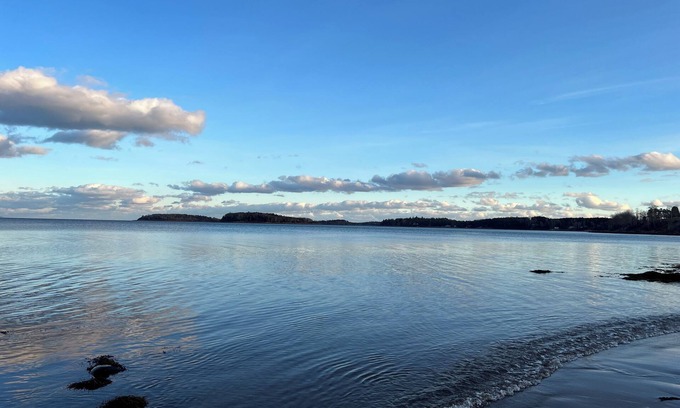 Mahone Bay House | Stay a few meters away from one of Mahone Bay’s Coves in a heritage house.