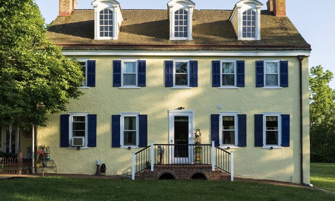 Mainland Other | Stay and Be Home - Artful & Charming Guest Suite