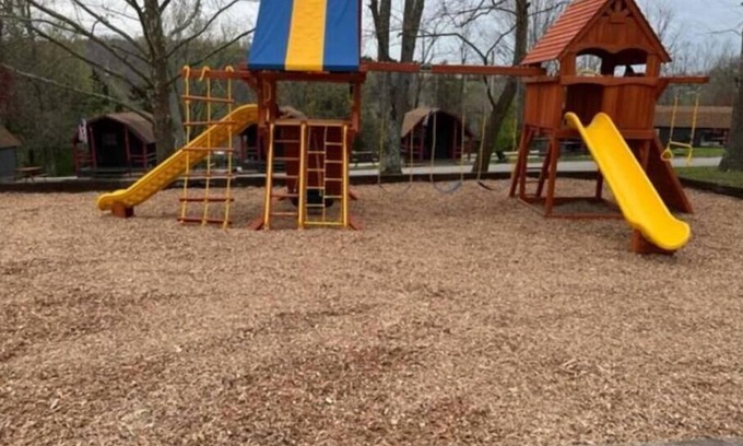 Renfro Valley House | Stay and play at the KOA!