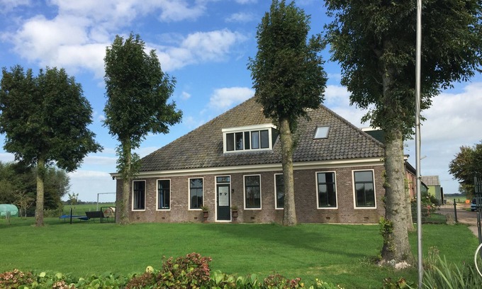 Monnickendam House | Stay at our beautiful farmhouse, enjoy the authentic atmosphere