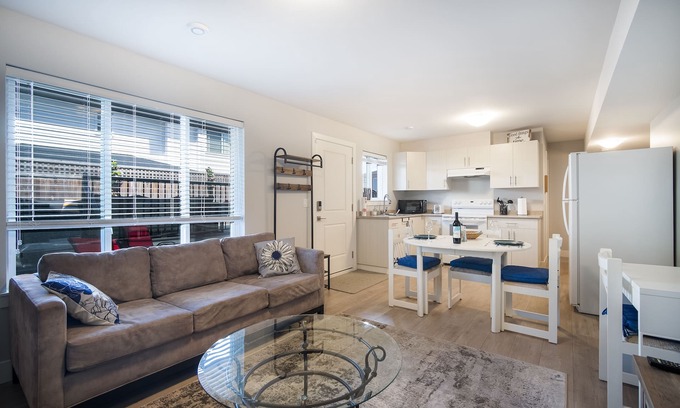 South Newton House | Stay at our comfy corner!