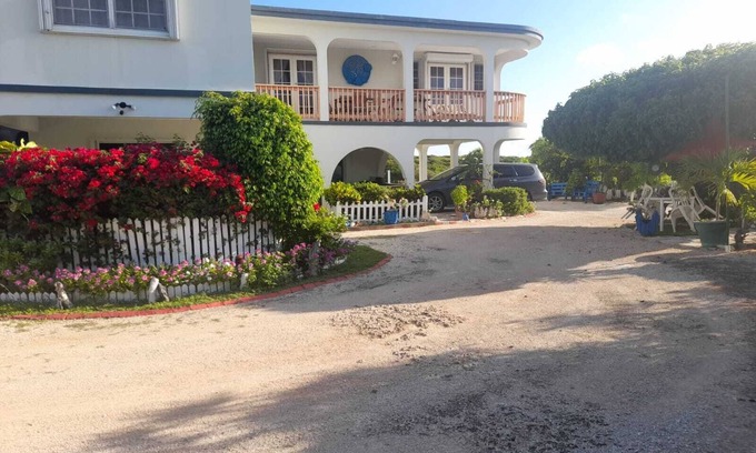 East End Village Apartment | Stay at the Duncan’s Villa beginning of the most relaxing vacations!