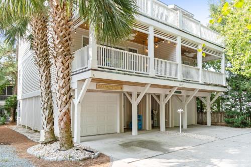 North Carolina Coast House | Stay at The Salty Gal - 4 Minute Walk to both Carolina and Kure Beaches