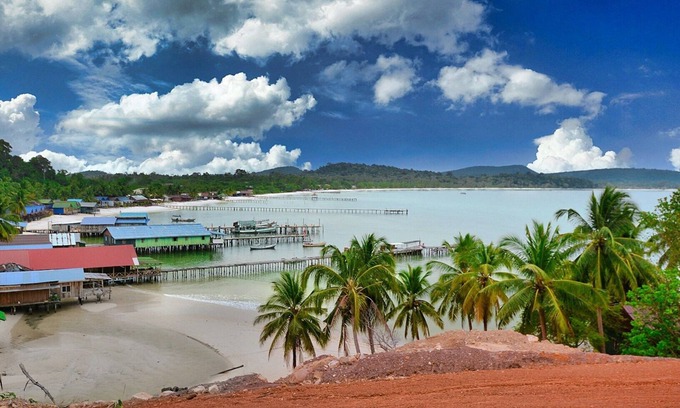 Lloyd District House | Stay blocks from Oregon Convention Center