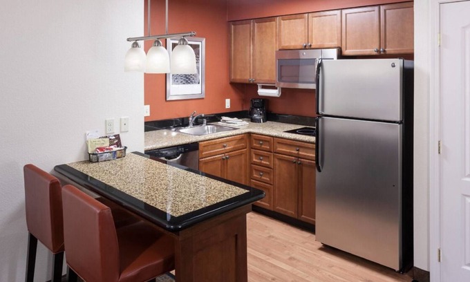 San Bernardino House | Stay Close to Big Bear Mountain! 4 1BR Suites w/ Full Kitchen, Breakfast