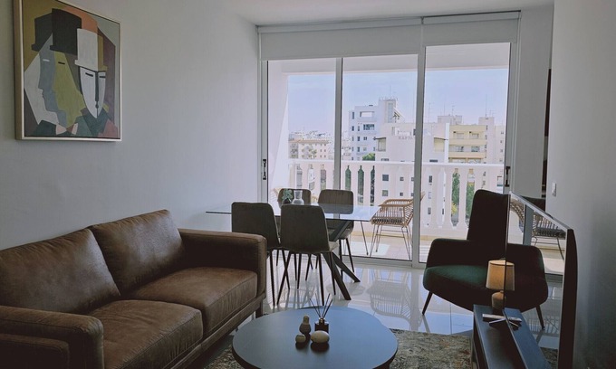 City Centre Apartment | STAY Cosmo City Suite 501