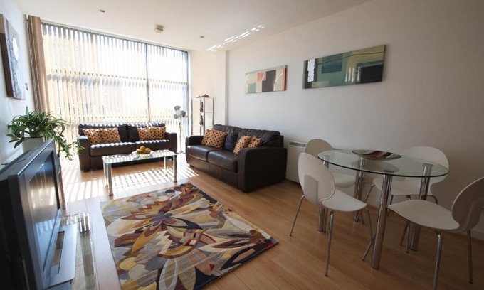 Castlefield Apartment | Stay Deansgate Apartments for 14 nights plus