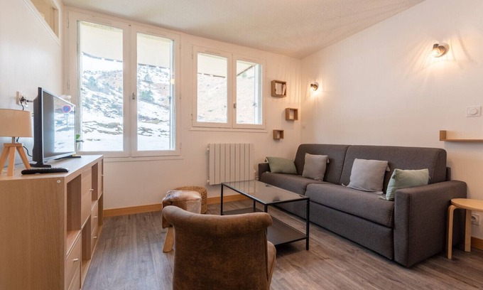 Genos Apartment | Stay for 6 - 200m from the slopes - Belle Sayette