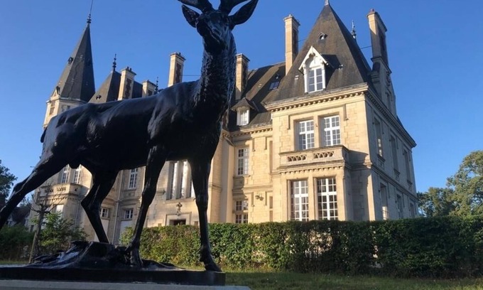 Saint-Jean-aux-Bois Apartment | Stay in a chateau! 4 bedroom apartment with private pool near Paris!