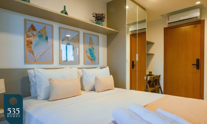 Caminho das Arvores Apartment | Stay in a Condo near Shopping da Bahia