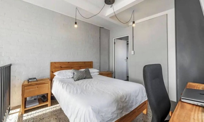 Cape Town Apartment | Stay in a modern loft with mountain views in Obz