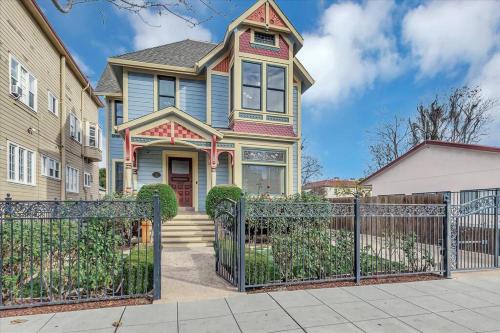 Horace Mann Villa | Stay In A Piece of San Jose History.