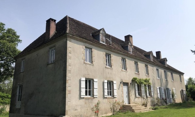 La Porcherie House | Stay in a prestigious residence