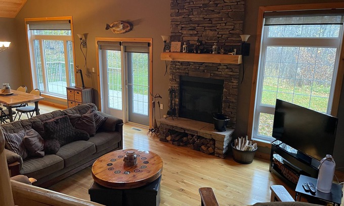 Wasagaming Cabin | Stay in Luxury at Clear Lake