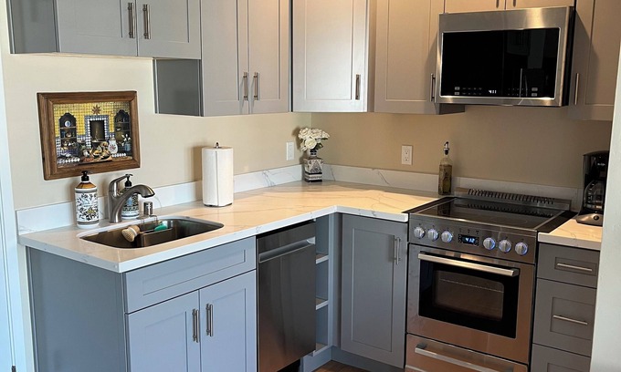 San Bruno Apartment | Stay in our spacious, newly remodeled studio apartment in San Bruno!
