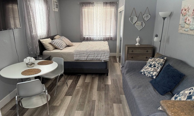 Town N County Park Apartment | Stay in style and comfort (central location)