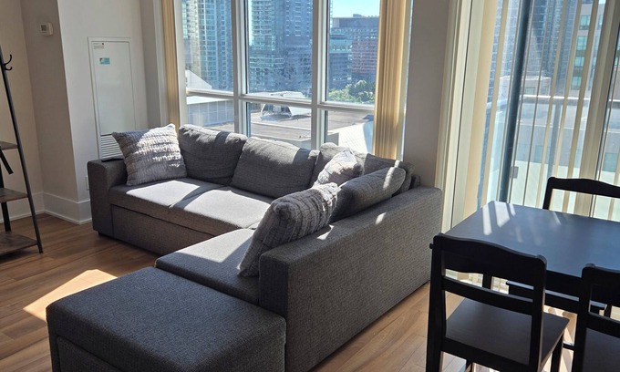 Toronto Entertainment District Condo | Stay in the heart of downtown Toronto! Steps from top attractions/entertainment