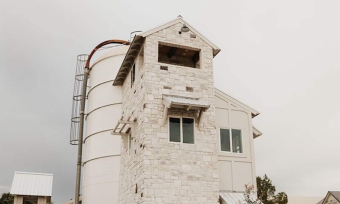 Washington Apartment | Stay in the top 2 floors of the brand new Silo Inn, near Zion!