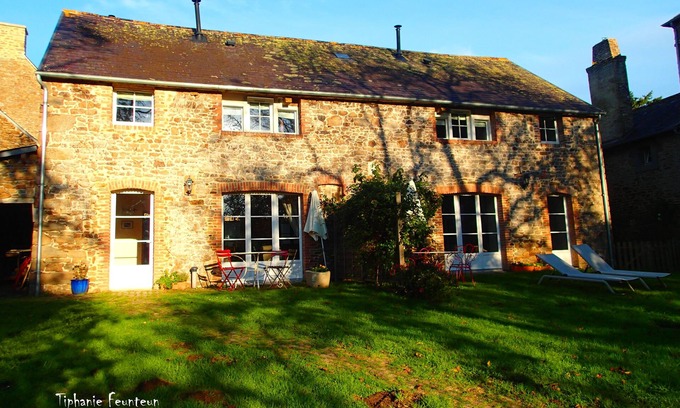 Pleudihen-sur-Rance Cottage | Stay late summer. Charming, cozy eco-gîte. Edge of Rance.
