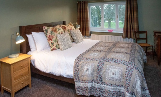 Newton Aycliffe Cottage | Stay Northside Countryside Village Cottage Sustainable County Durham