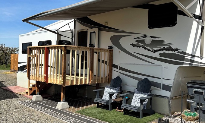 Buena House | Stay on a Cherry Orchard in Wine Country